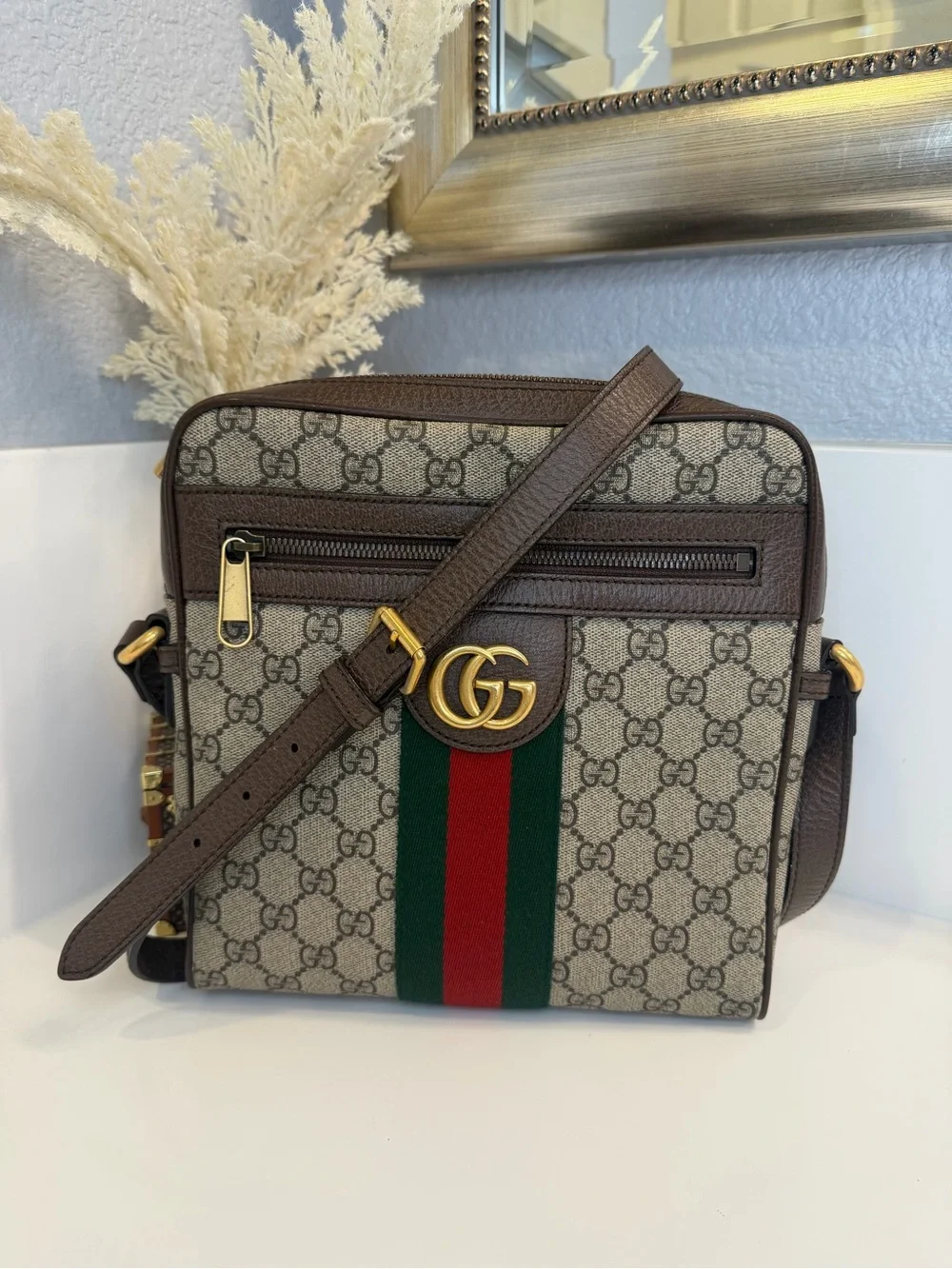 🎀GUCCI GG Supreme Monogram Web Small Ophidia Messenger Bag Brown